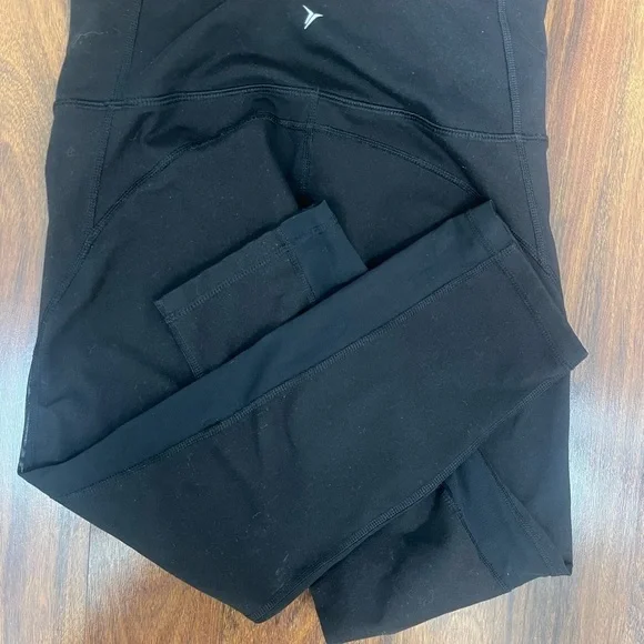 Old Navy go dry mesh black leggings small EUC - Picture 2 of 6